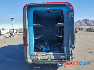 Zdjęcie 6 z 14 samochodu: 2022 RIVIAN EDV 700 VIN:7FCEHDB76NN003909 - miniatura