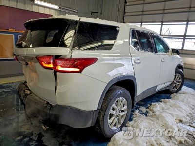 Trzecie zdjęcie samochodu z tyłu: 2018 CHEVROLET TRAVERSE LS VIN:1GNEVFKW0JJ100937 - miniatura