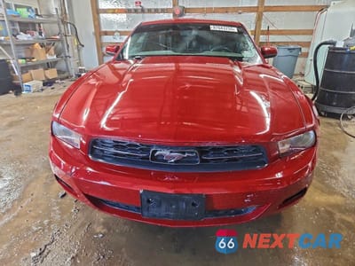 Piąte zdjęcie samochodu w środku: 2011 FORD MUSTANG VIN:1ZVBP8AM4B5108600 - miniatura