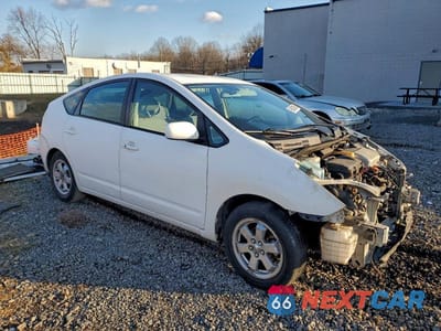 Czwarte zdjęcie samochodu z boku: 2004 TOYOTA PRIUS BASE VIN:JTDKB20U640026111 - miniatura