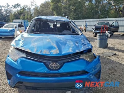 Piąte zdjęcie samochodu w środku: 2018 TOYOTA RAV4 LE VIN:JTMZFREV5JJ195698 - miniatura