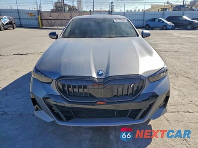 Piąte zdjęcie samochodu w środku: 2025 BMW I5 EDRIVE 40 VIN:WBY33FK00SCT52029 - miniatura