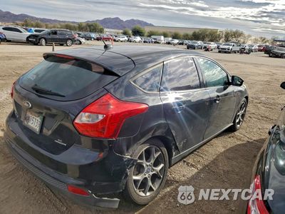 Trzecie zdjęcie samochodu z tyłu: 2014 FORD FOCUS SE VIN:1FADP3K22EL326522 - miniatura