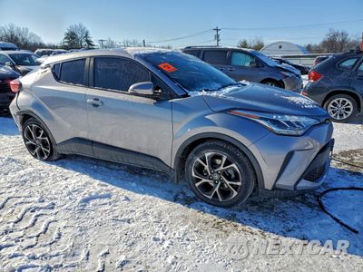 Czwarte zdjęcie samochodu z boku: 2020 TOYOTA C-HR XLE VIN:JTNKHMBX6L1090168 - miniatura