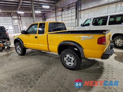 Drugie zdjęcie samochodu z przodu: 2003 CHEVROLET S TRUCK S10 VIN:1GCCT19XX38233397 - miniatura