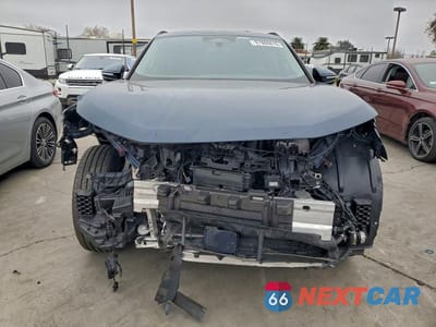 Piąte zdjęcie samochodu w środku: 2025 AUDI Q6 E-TRON PREMIUM PLUS VIN:WA122BGF5SA022222 - miniatura