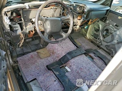 Zdjęcie 8 z 13 samochodu: 2002 CHEVROLET SILVERADO C1500 VIN:2GCEC19V721407967 - miniatura