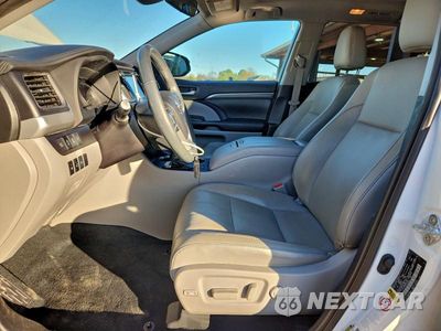 Zdjęcie 7 z 14 samochodu: 2019 TOYOTA HIGHLANDER LIMITED PLATINUM VIN:5TDYZRFH3KS340625 - miniatura