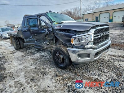 Czwarte zdjęcie samochodu z boku: 2021 RAM 3500 TRADESMAN FLATBED TRUCK VIN:3C63RRGLXMG690064 - miniatura