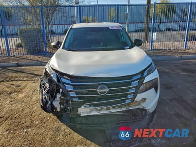 Piąte zdjęcie samochodu w środku: 2025 NISSAN ROGUE S VIN:5N1BT3AA6SC770077 - miniatura