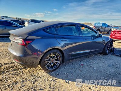 Trzecie zdjęcie samochodu z tyłu: 2021 TESLA MODEL 3 VIN:5YJ3E1EBXMF836727 - miniatura