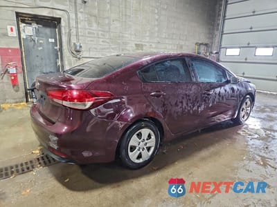 Trzecie zdjęcie samochodu z tyłu: 2017 KIA FORTE LX VIN:3KPFK4A74HE014333 - miniatura