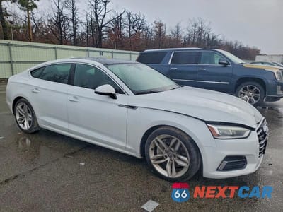 Czwarte zdjęcie samochodu z boku: 2019 AUDI A5 PREMIUM VIN:WAUANCF53KA094900 - miniatura