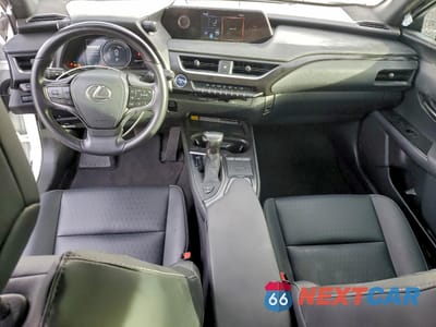 Zdjęcie 8 z 13 samochodu: 2021 LEXUS UX 250H VIN:JTHX9JBH8M2050294 - miniatura