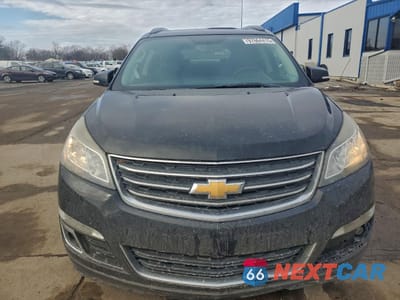 Piąte zdjęcie samochodu w środku: 2017 CHEVROLET TRAVERSE LT VIN:1GNKVHKD6HJ259467 - miniatura