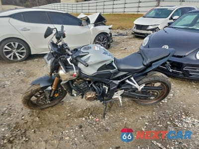 Trzecie zdjęcie samochodu z tyłu: 2024 HONDA CB650 R VIN:MLHRH1658R5000835 - miniatura