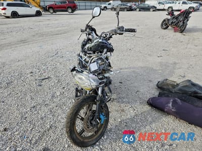 Drugie zdjęcie samochodu z przodu: 2017 HONDA PCX 150 VIN:RLHKF180XHY200771 - miniatura