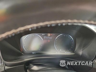 Zdjęcie 9 z 13 samochodu: 2021 VOLVO XC40 T5 R-DESIGN VIN:YV4162UMXM2444439 - miniatura