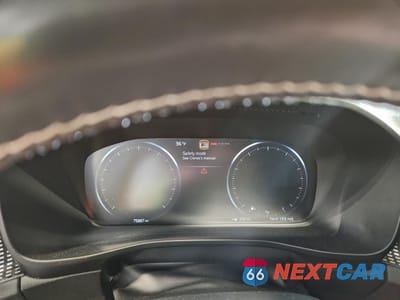 Zdjęcie 9 z 15 samochodu: 2021 VOLVO XC40 T5 R-DESIGN VIN:YV4162UMXM2444439 - miniatura