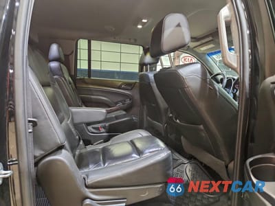 Zdjęcie 11 z 13 samochodu: 2019 CHEVROLET SUBURBAN K1500 LT VIN:1GNSKHKC4KR376926 - miniatura