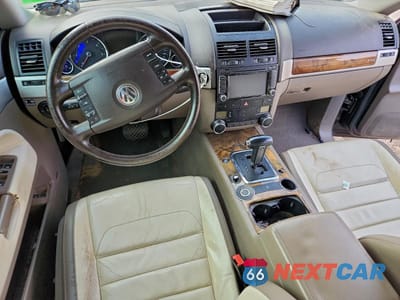 Zdjęcie 8 z 14 samochodu: 2010 VOLKSWAGEN TOUAREG 2 VIN:WVGFK7A94AD004228 - miniatura