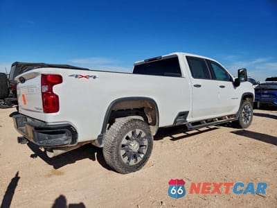 Trzecie zdjęcie samochodu z tyłu: 2023 CHEVROLET SILVERADO K2500 CUSTOM VIN:1GC4YMEY6PF145048 - miniatura