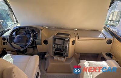 Piąte zdjęcie samochodu w środku: 2016 FORD ECONOLINE - TRANSIT VEHICLES COACH BUS VIN:1FC4E4KS8GDC25410 - miniatura