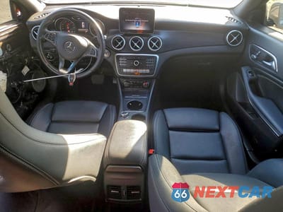 Zdjęcie 8 z 12 samochodu: 2019 MERCEDES-BENZ CLA 250 VIN:WDDSJ4EB4KN772245 - miniatura