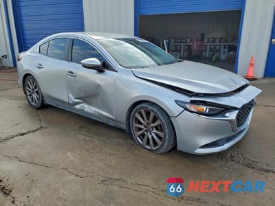 Czwarte zdjęcie samochodu z boku: 2019 MAZDA 3 SELECT VIN:3MZBPAAL9KM110271 - miniatura