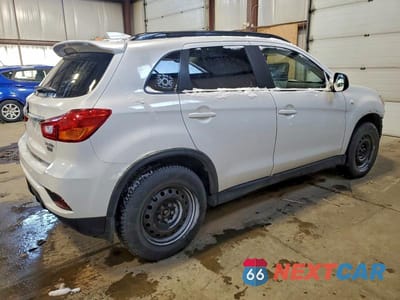 Trzecie zdjęcie samochodu z tyłu: 2018 MITSUBISHI RVR SE LIMITED VIN:JA4AJ4AW0JZ606210 - miniatura