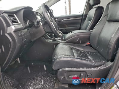 Zdjęcie 7 z 16 samochodu: 2017 TOYOTA HIGHLANDER LIMITED VIN:5TDDZRFH4HS466421 - miniatura