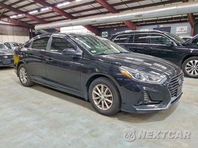 Czwarte zdjęcie samochodu z boku: 2019 HYUNDAI SONATA SE VIN:5NPE24AF1KH793213 - miniatura
