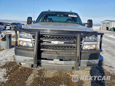 Piąte zdjęcie samochodu w środku: 2005 CHEVROLET SILVERADO K2500 HEAVY DUTY VIN:1GCHK29U95E211092 - miniatura