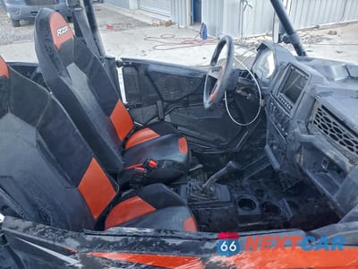 Piąte zdjęcie samochodu w środku: 2020 POLARIS RZR XP 1000 UTILITY VEHICLE VIN:3NSN4K992LF133631 - miniatura