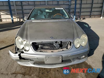 Piąte zdjęcie samochodu w środku: 2004 MERCEDES-BENZ CLK 500 VIN:WDBTK75G04T022072 - miniatura