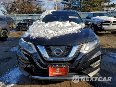 Piąte zdjęcie samochodu w środku: 2017 NISSAN ROGUE S VIN:KNMAT2MT8HP614566 - miniatura
