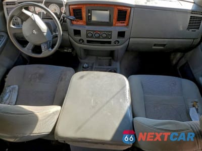 Zdjęcie 8 z 12 samochodu: 2006 DODGE RAM 3500 ST VIN:3D7LX38C96G105784 - miniatura