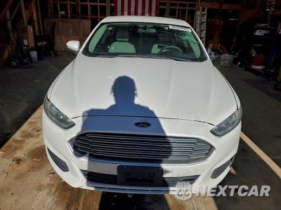 Piąte zdjęcie samochodu w środku: 2014 FORD FUSION S VIN:1FA6P0G77E5375022 - miniatura