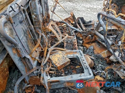 Zdjęcie 10 z 11 samochodu: 2005 CHEVROLET SILVERADO K1500 VIN:2GCEK13T151180547 - miniatura