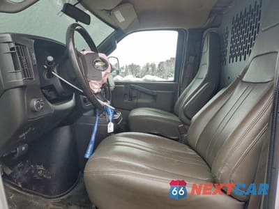Zdjęcie 7 z 13 samochodu: 2020 CHEV EXPRESS G2500 VIN:1GCWGAFP4L1160851 - miniatura