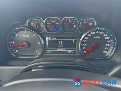 Zdjęcie 9 z 15 samochodu: 2015 CHEVROLET SUBURBAN C1500 LT VIN:1GNSCJKC8FR505342 - miniatura