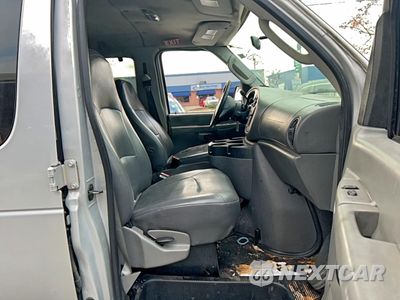 Piąte zdjęcie samochodu w środku: 2007 FORD ECONOLINE E350 SUPER DUTY WAGON VIN:1FBNE31L07DB06585 - miniatura