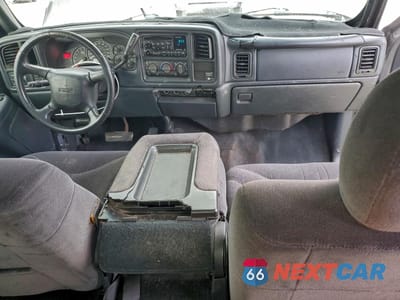 Zdjęcie 8 z 14 samochodu: 2002 GMC NEW SIERRA C1500 VIN:2GTEC19V321275337 - miniatura