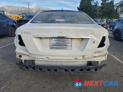 Zdjęcie 6 z 12 samochodu: 2013 MERCEDES-BENZ C 250 VIN:WDDGJ4HBXDG053347 - miniatura