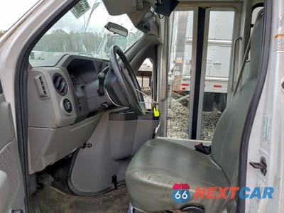 Piąte zdjęcie samochodu w środku: 2019 FORD ECONOLINE E350 SUPER DUTY CUTAWAY VAN VIN:1FDEE3FS3KDC14375 - miniatura