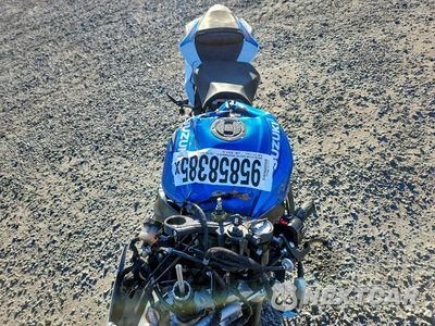 Piąte zdjęcie samochodu w środku: 2025 SUZUKI GSX-R600 VIN:JS1GN7FA2S7100405 - miniatura