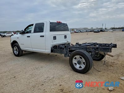 Drugie zdjęcie samochodu z przodu: 2020 RAM 2500 4WD V8 CREW CAB 6.4L VIN:3C6UR5HJ0LG111432 - miniatura