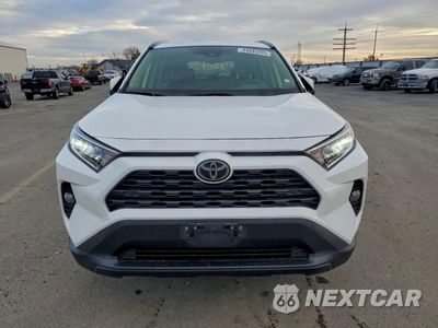 Piąte zdjęcie samochodu w środku: 2019 TOYOTA RAV4 XLE PREMIUM VIN:JTMA1RFV3KD034292 - miniatura