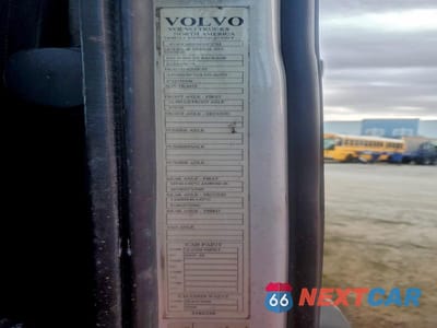 Zdjęcie 10 z 10 samochodu: 2017 VOLVO VNL SEMI TRUCK VIN:4V4NC9EH2HN972752 - miniatura