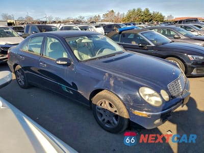 Czwarte zdjęcie samochodu z boku: 2003 MERCEDES-BENZ E 320 VIN:WDBUF65J83X111992 - miniatura